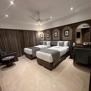 The International By Tunga